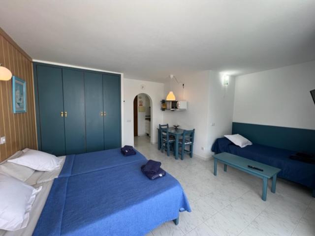 Apartamentos Can Marsalet Пуерто Колом Екстериор снимка