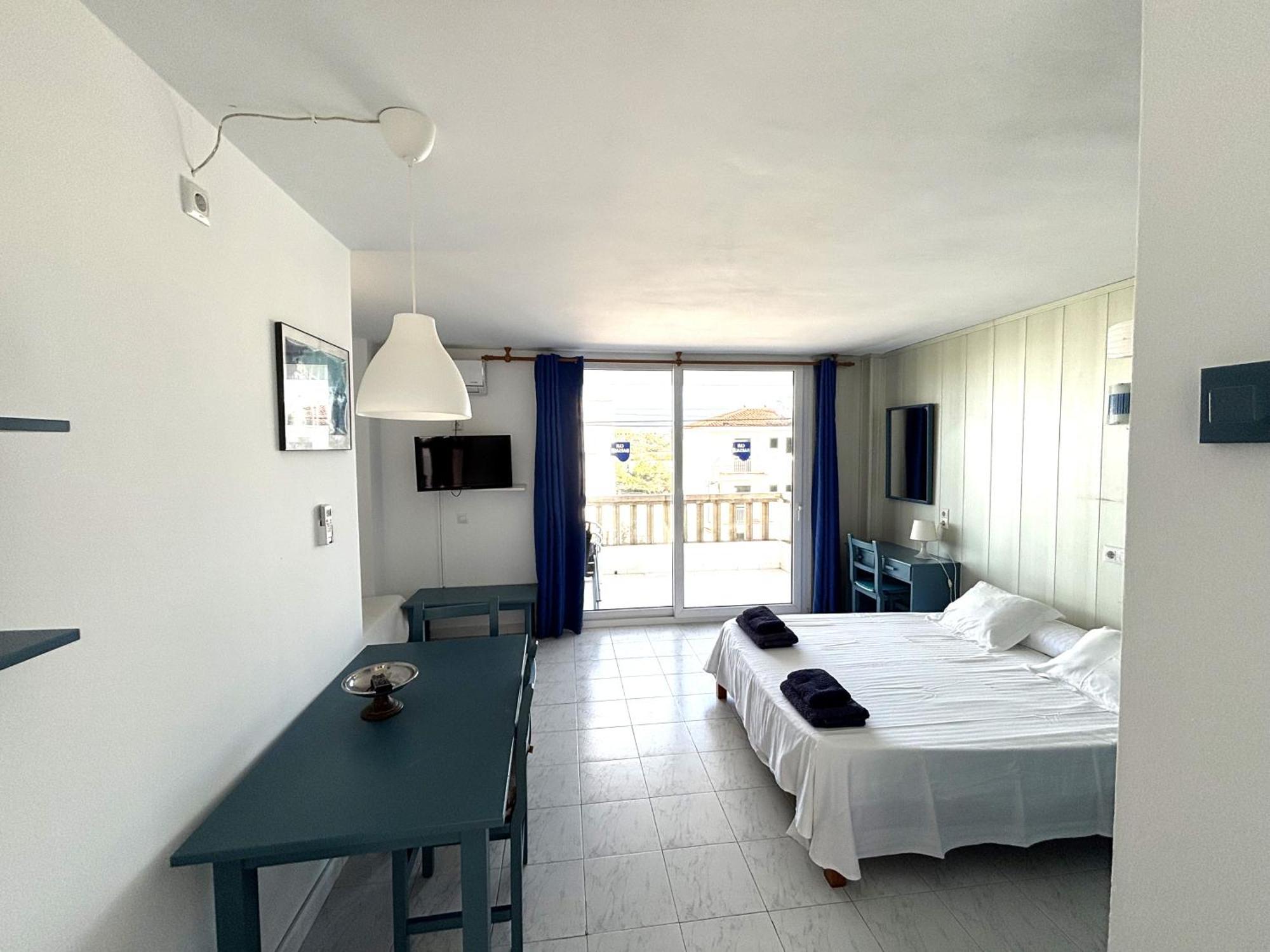 Apartamentos Can Marsalet Пуерто Колом Екстериор снимка