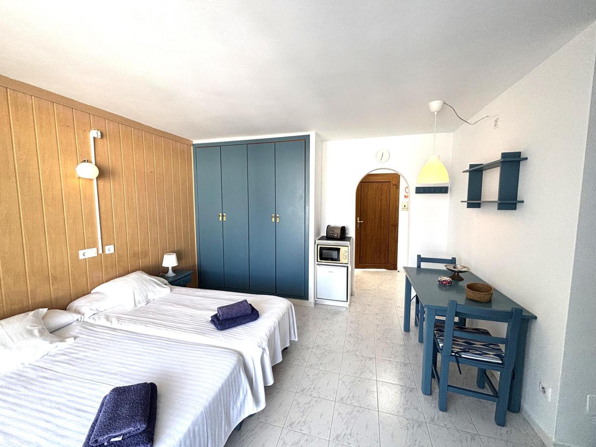 Apartamentos Can Marsalet Пуерто Колом Екстериор снимка